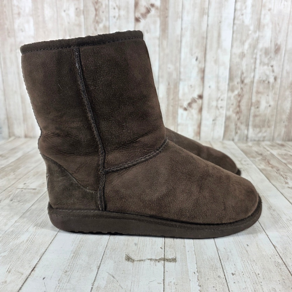 UGG Australia Classic Short Chocolate Brown Suede Lined Boots Womens Size 5